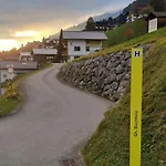 Apartment 4br With Panoramic Mountain Views Sonntag